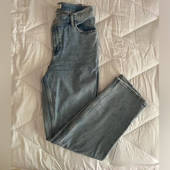 NWOT Abercrombie 90’s Straight Ultra High Rise Jeans Curve Love - Picture 2 of 4